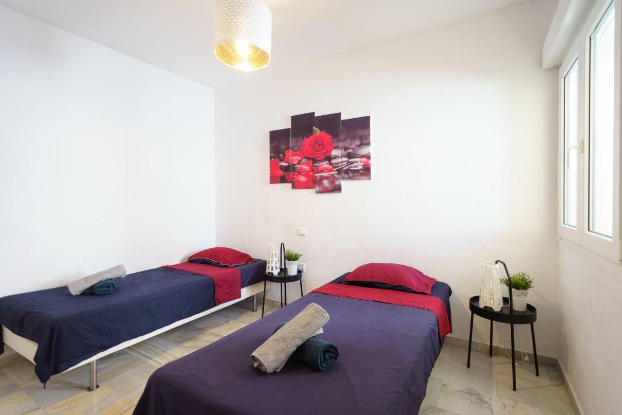 Spacious Beachfront Flat With Sea Views And Private Indoor Parking Benalmadena Ngoại thất bức ảnh